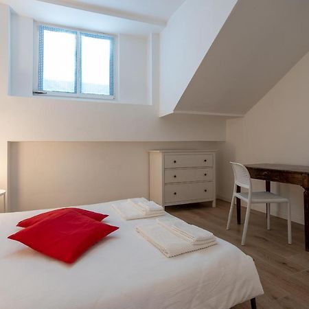 City Centre Apartment - 10 Minutes To Duomo - Free Wifi E Netflix Milano Dış mekan fotoğraf