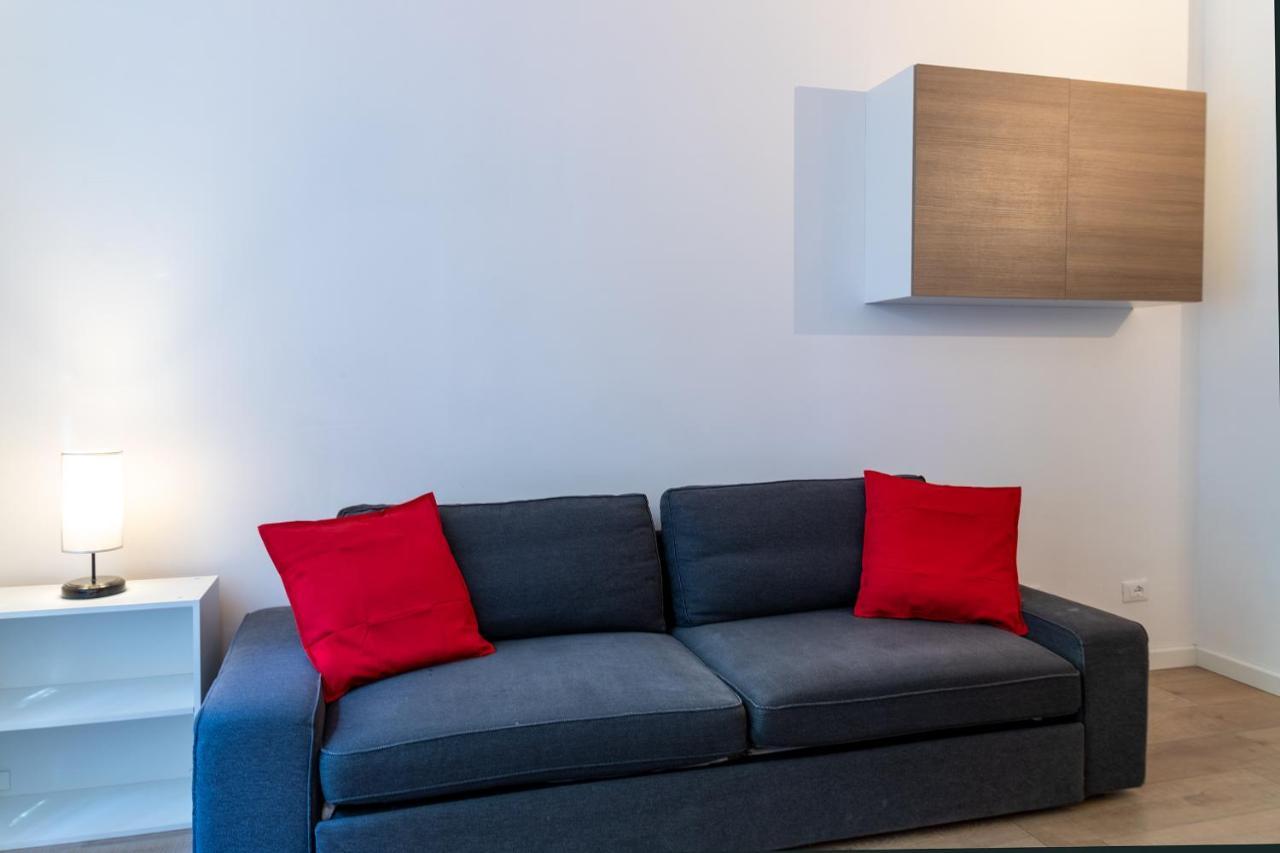 City Centre Apartment - 10 Minutes To Duomo - Free Wifi E Netflix Milano Dış mekan fotoğraf
