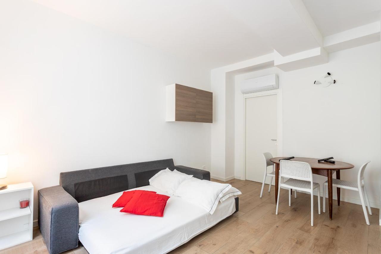 City Centre Apartment - 10 Minutes To Duomo - Free Wifi E Netflix Milano Dış mekan fotoğraf