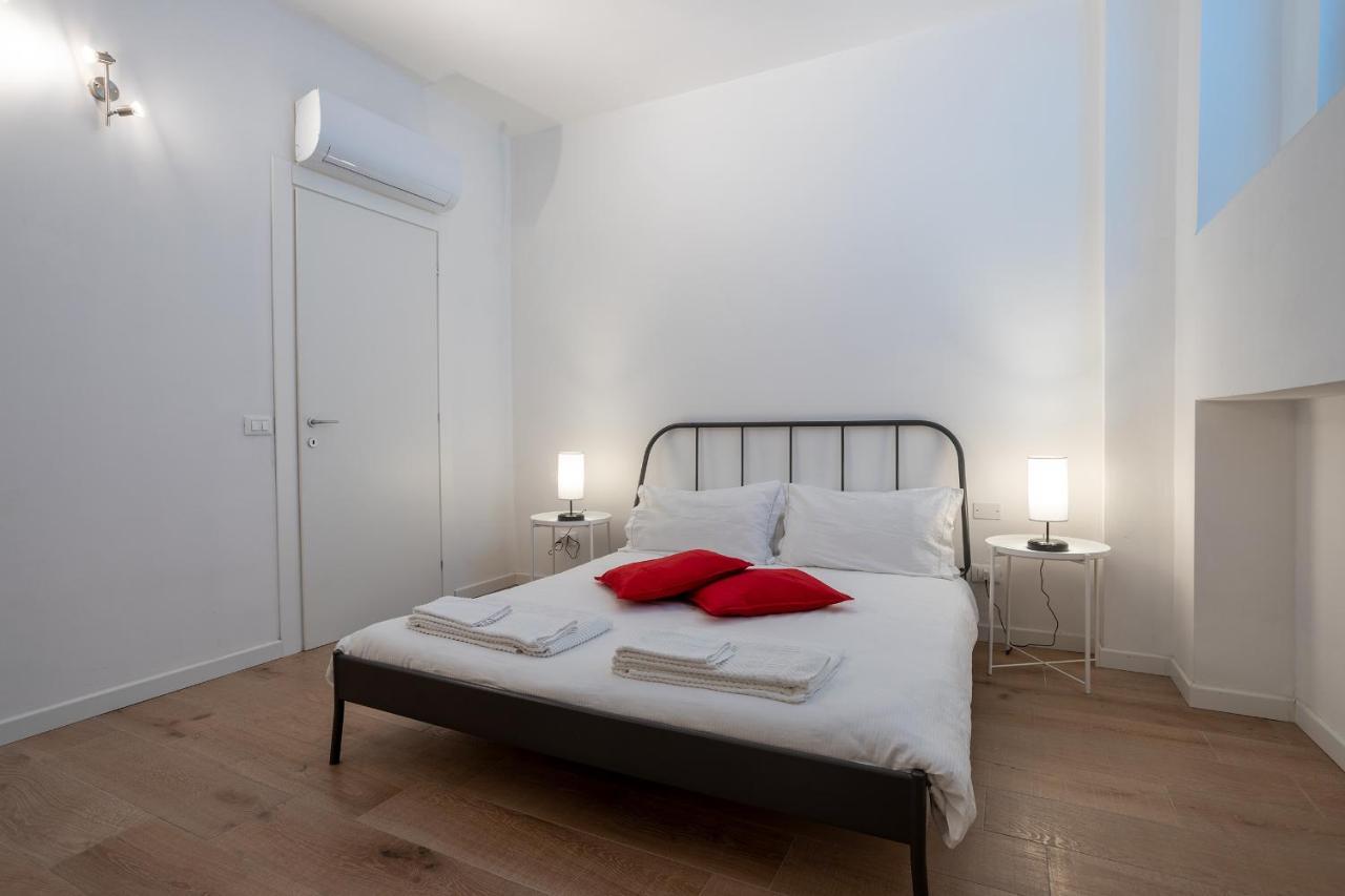 City Centre Apartment - 10 Minutes To Duomo - Free Wifi E Netflix Milano Dış mekan fotoğraf